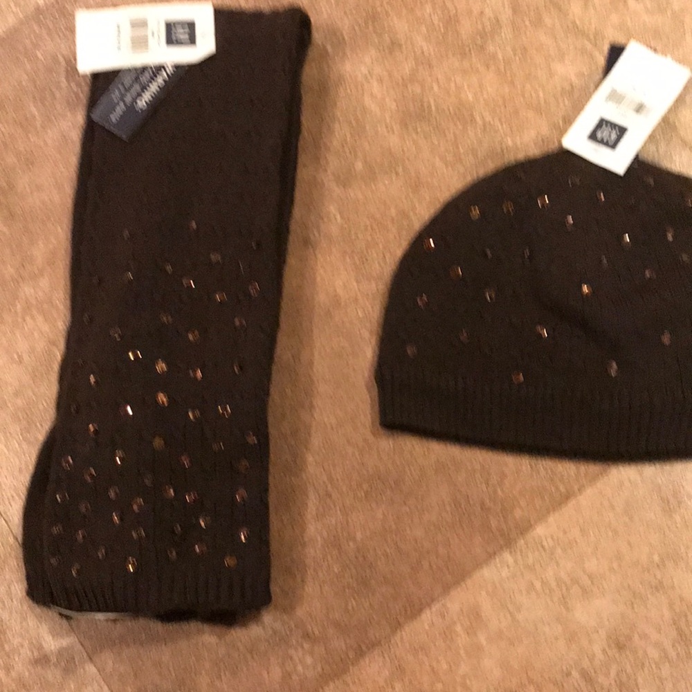 Matching Girls GAP matching hat and scarf set NWT